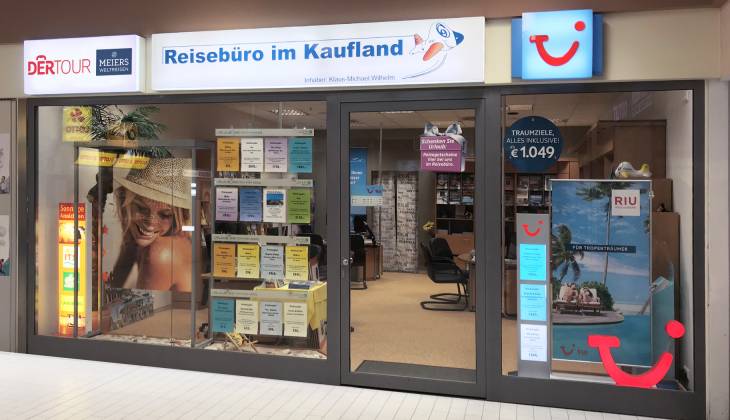 Eingang zum Reisebuero im Kaufland Eingang zum Reisebuero im Kaufland