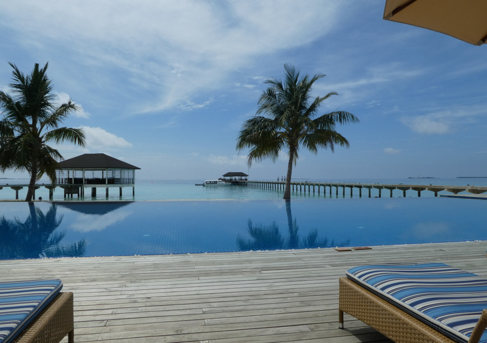 Poolblick auf das Meer